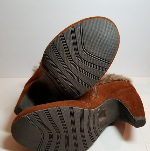 Booties with faux fur details - Picture 5 of 7